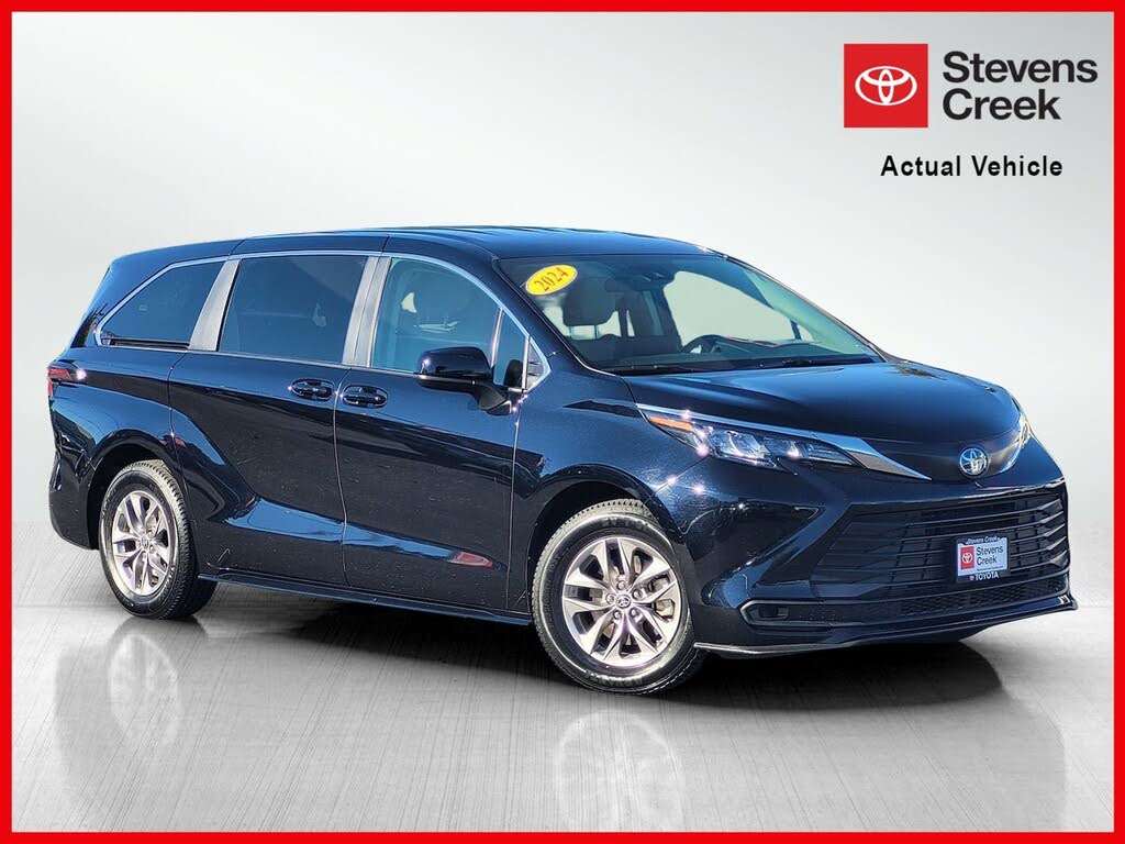 2024 Toyota Sienna LE 8-Passenger FWD
