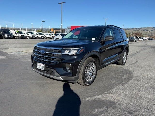 2025 Ford Explorer Active AWD