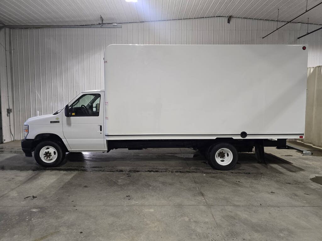 2024 Ford E-Series Chassis E-450 SD Cutaway 158 DRW RWD