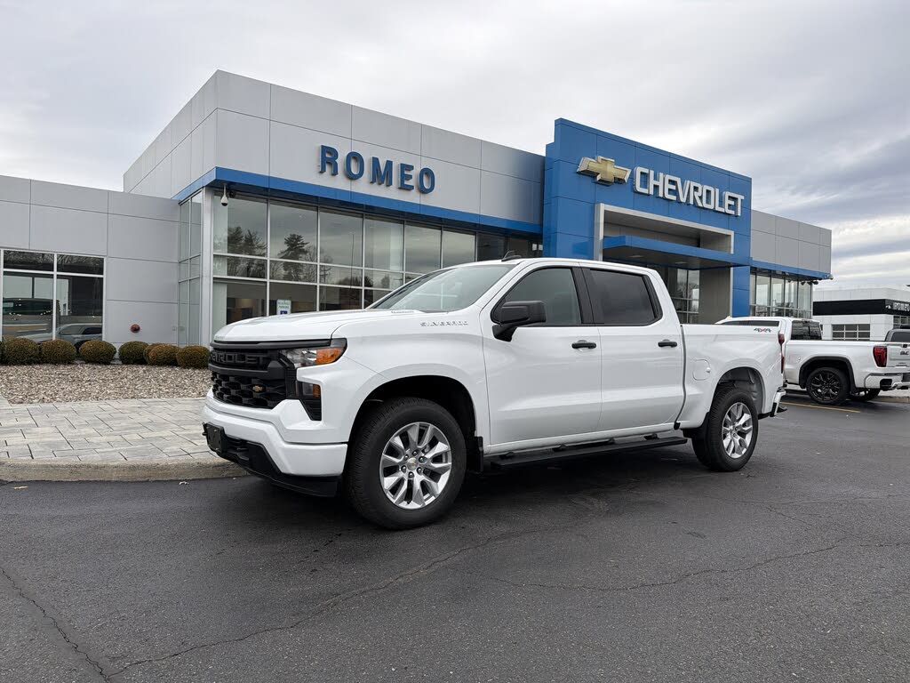 2026 Chevrolet Silverado 1500 Custom Crew Cab 4WD