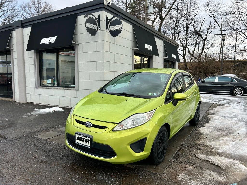 2011 Ford Fiesta SE Hatchback