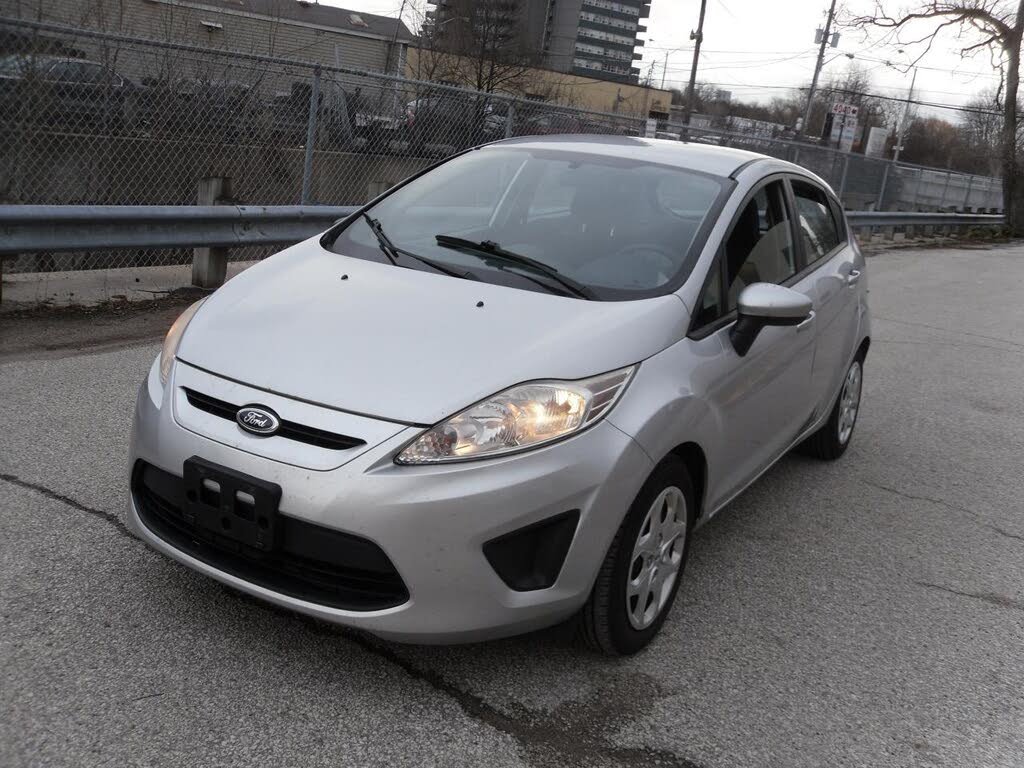 Ford Fiesta SE Hatchback 2013