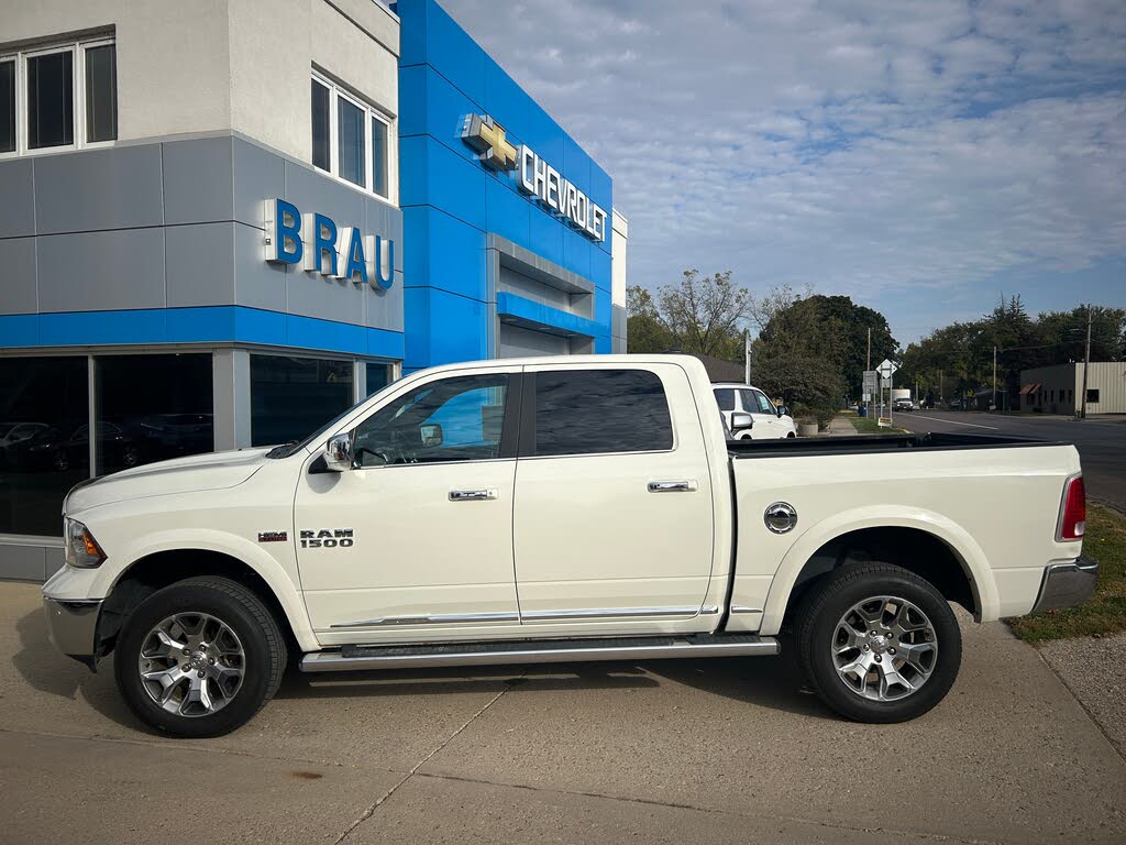 2017 RAM 1500 Laramie Limited Crew Cab 4WD
