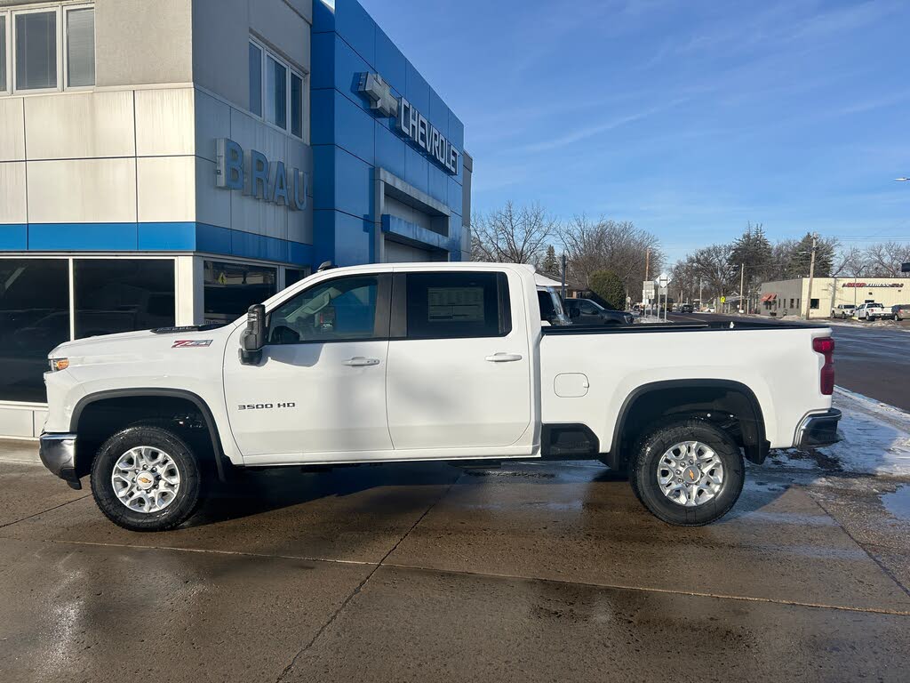 2026 Chevrolet Silverado 3500HD LT Crew Cab 4WD