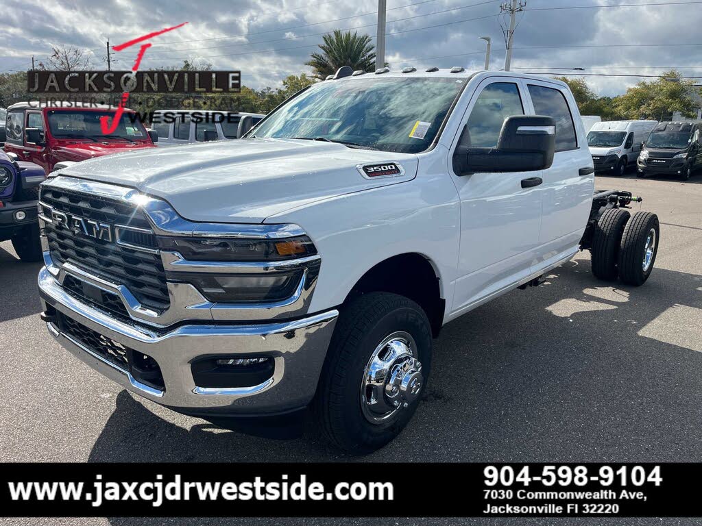 2026 RAM 3500 Chassis Tradesman Crew Cab LB DRW 4WD