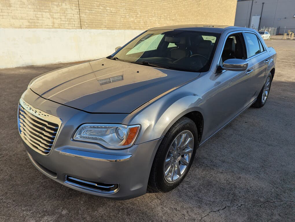 2011 Chrysler 300 Limited RWD
