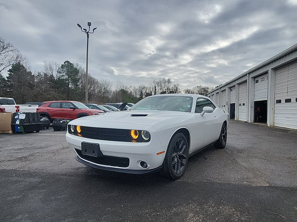 2021 Dodge Challenger SXT RWD