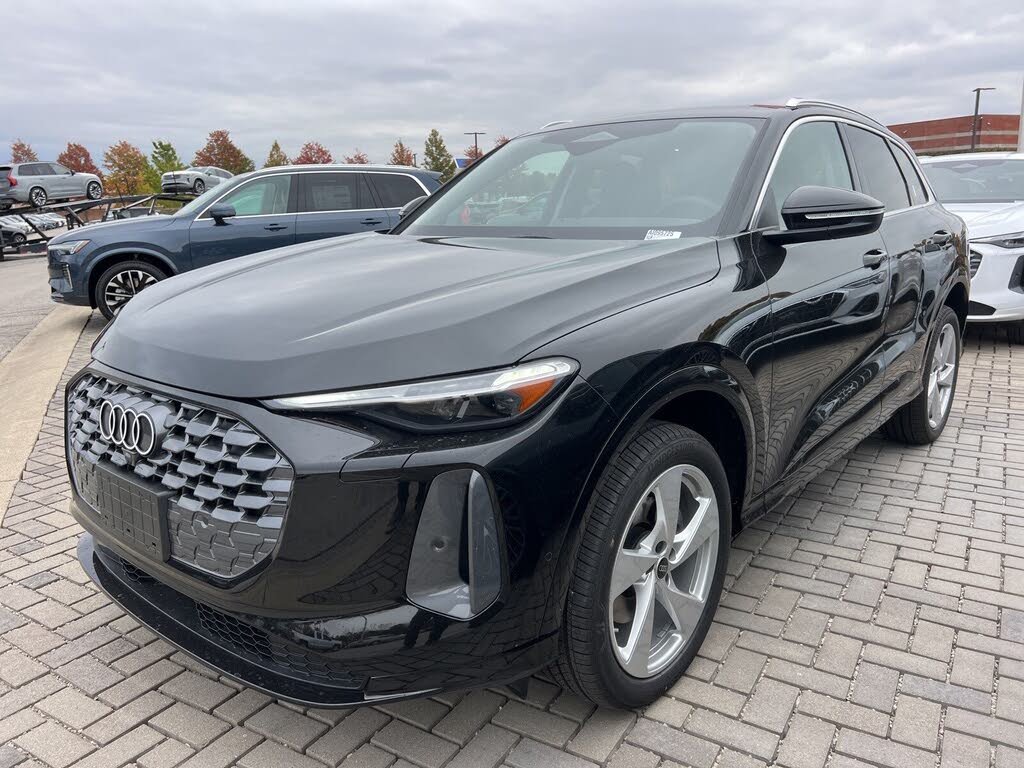 2025 Audi Q5 quattro Premium Plus 40 TFSI