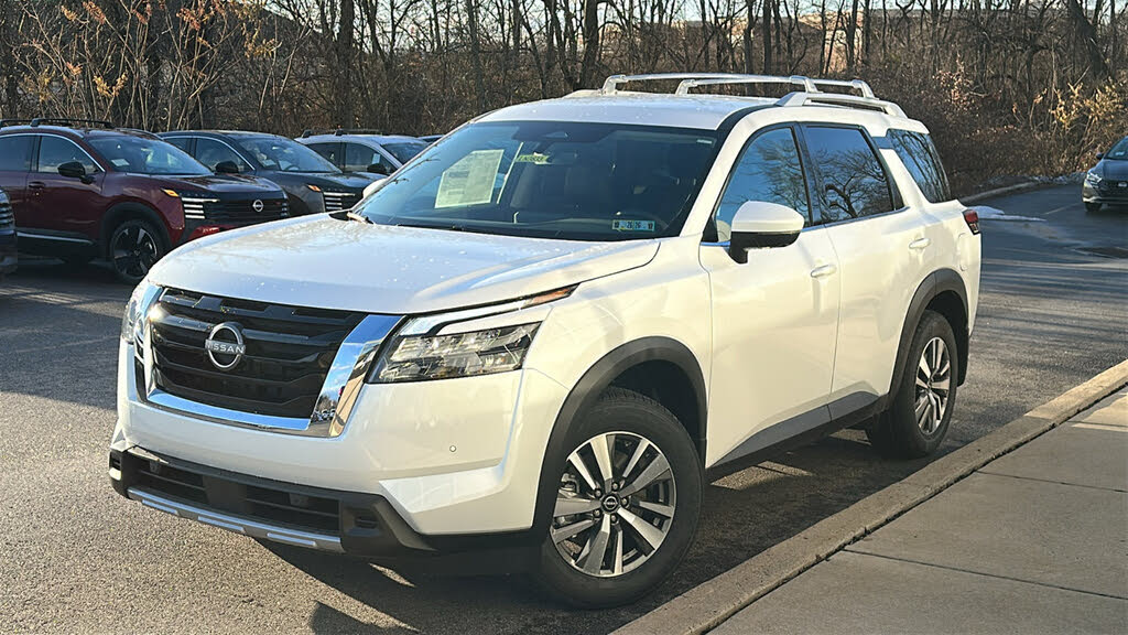 2025 Nissan Pathfinder SL 4WD