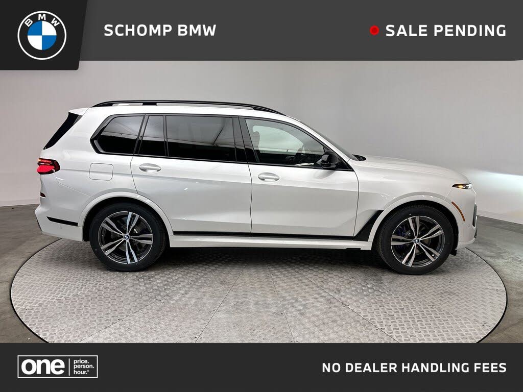 2026 BMW X7 M60i AWD
