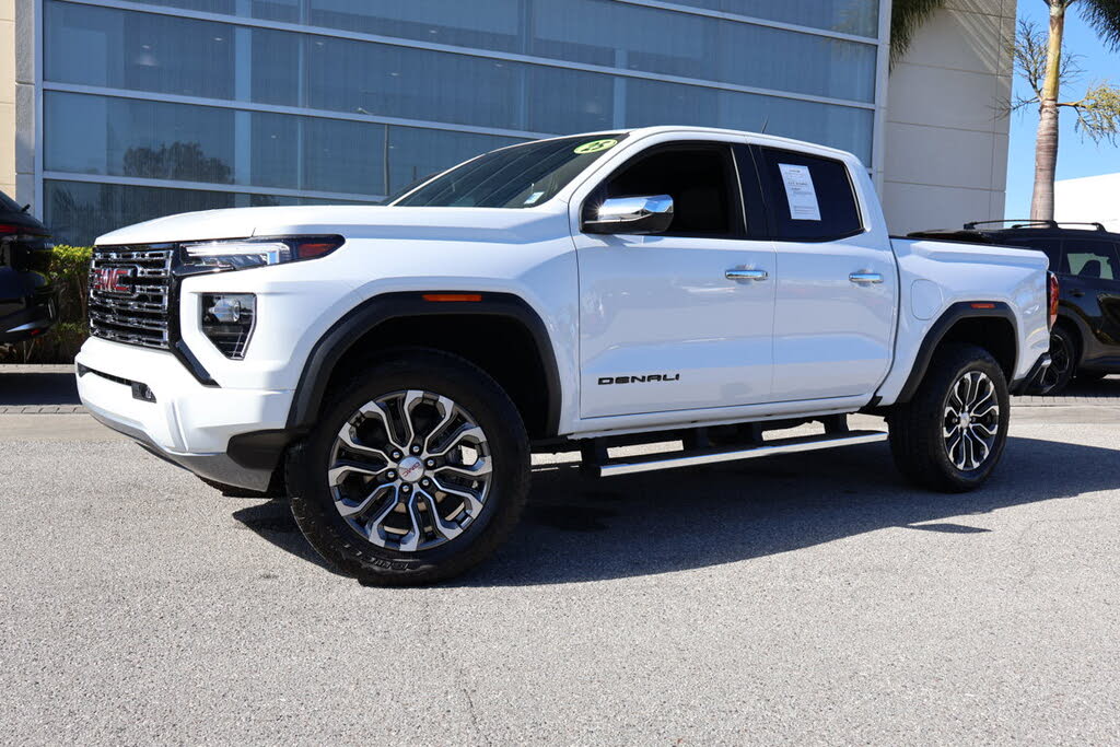 2025 GMC Canyon Denali Crew Cab 4WD