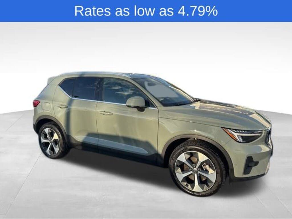 2025 Volvo XC40 B5 Plus Bright Theme AWD