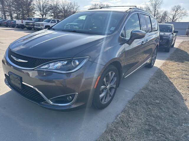 2017 Chrysler Pacifica Limited FWD