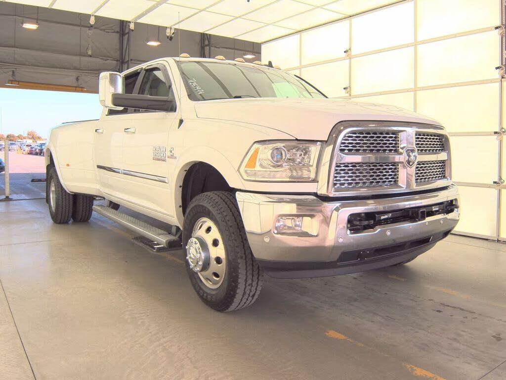 2017 RAM 3500 Laramie Crew Cab LB DRW 4WD