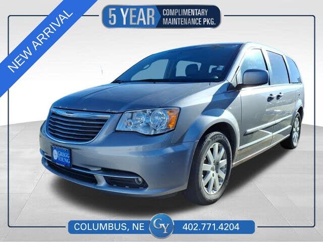 2016 Chrysler Town & Country Touring FWD