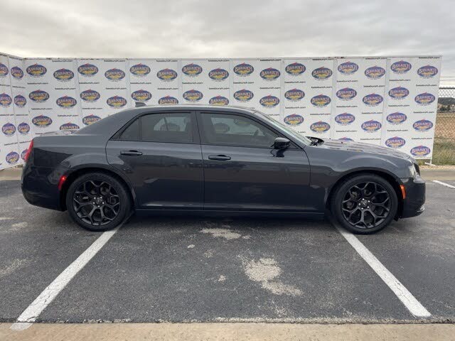 2019 Chrysler 300 Touring RWD