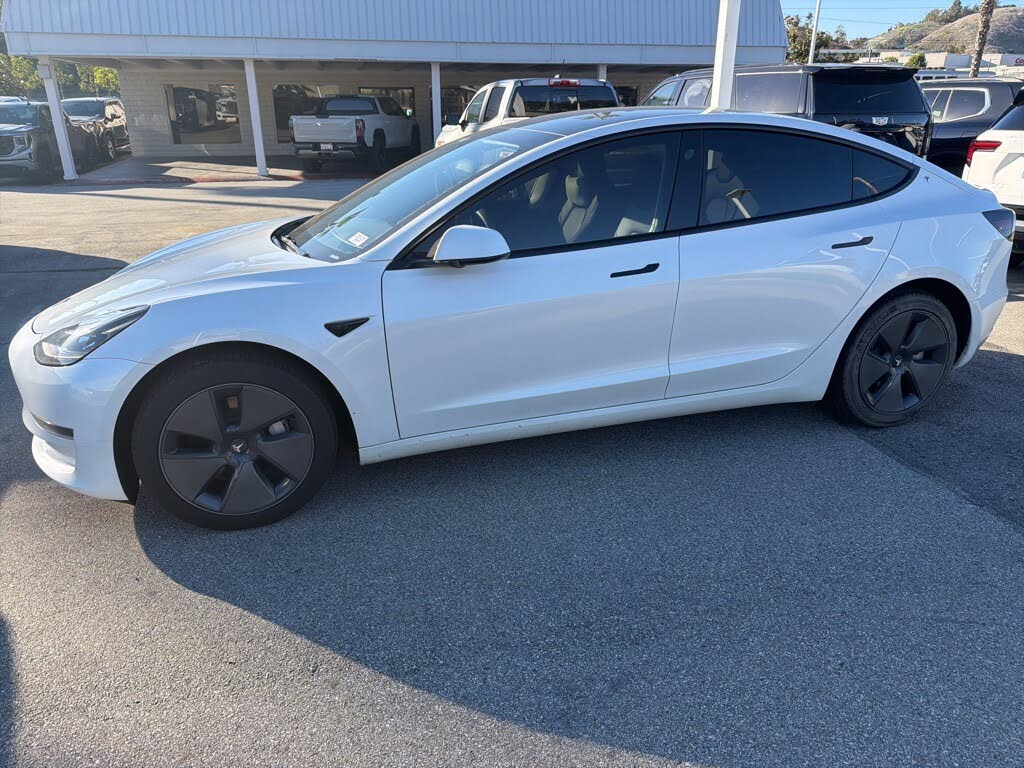 2023 Tesla Model 3 RWD