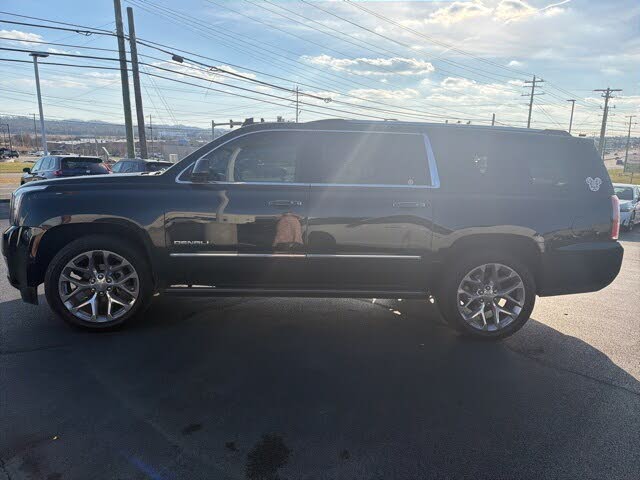 2017 GMC Yukon XL Denali 4WD