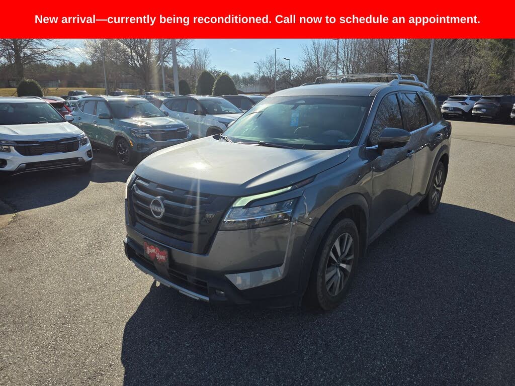 2023 Nissan Pathfinder SL 4WD
