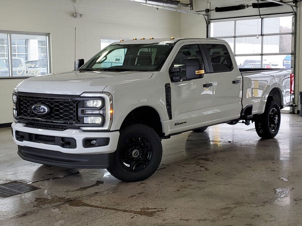 2026 Ford F-350 Super Duty XL Crew Cab 4WD