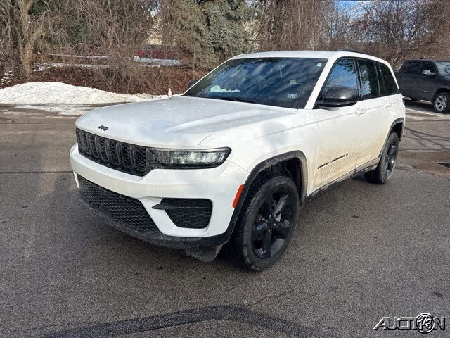 2023 Jeep Grand Cherokee Altitude 4WD