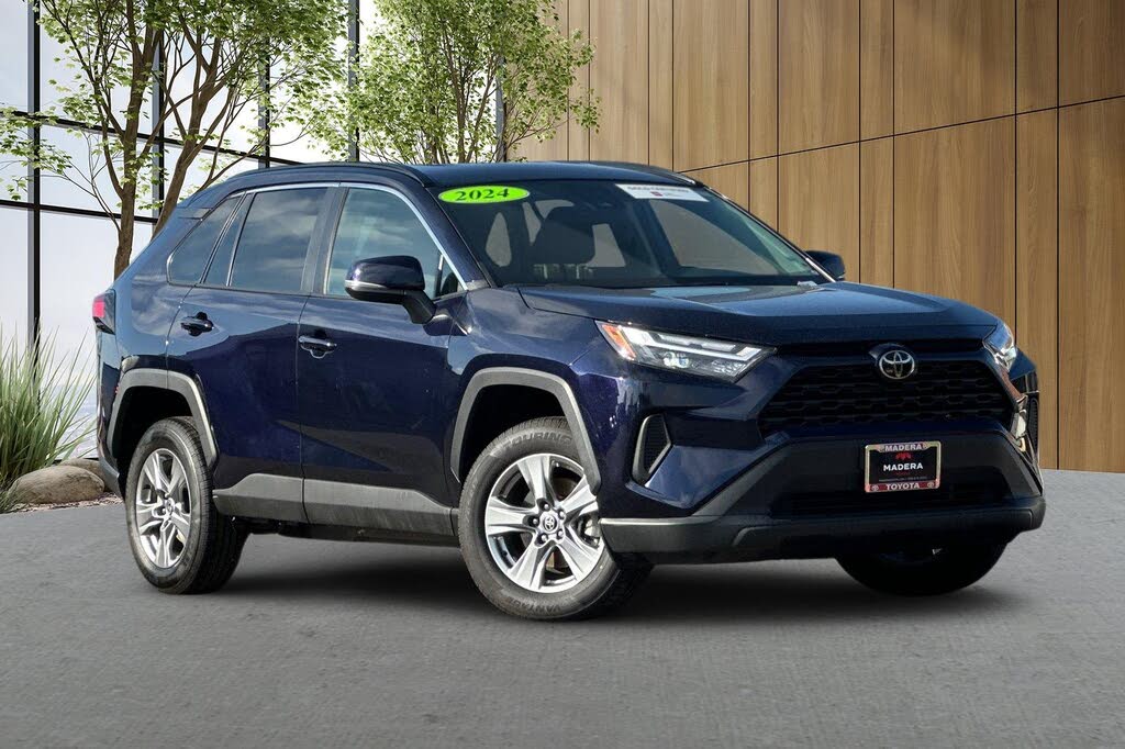2024 Toyota RAV4 XLE FWD