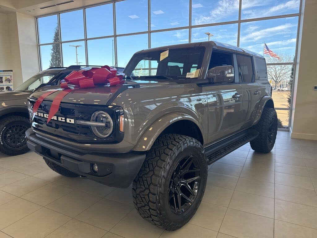 2025 Ford Bronco Outer Banks 4-Door 4WD