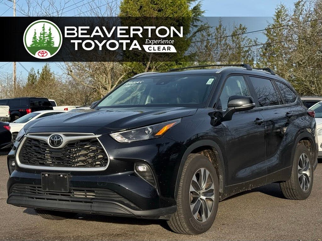 2023 Toyota Highlander XLE FWD