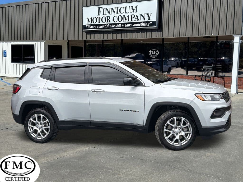 2024 Jeep Compass Latitude Lux 4WD