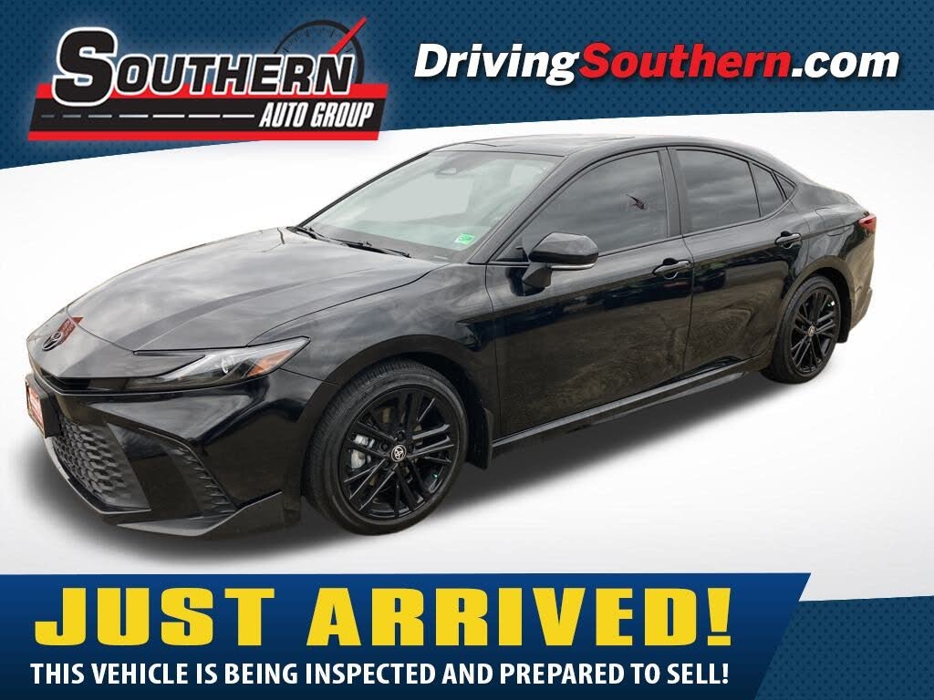 2025 Toyota Camry SE FWD