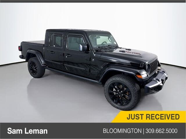 2025 Jeep Gladiator NightHawk Crew Cab 4WD
