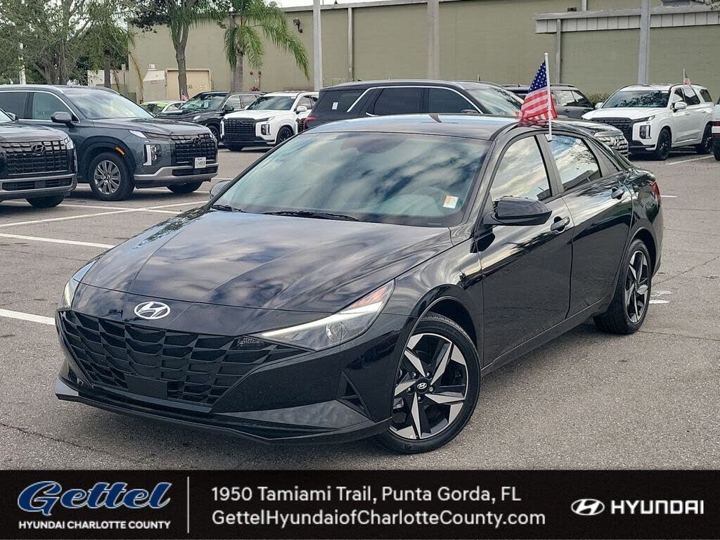 2023 Hyundai Elantra SEL FWD