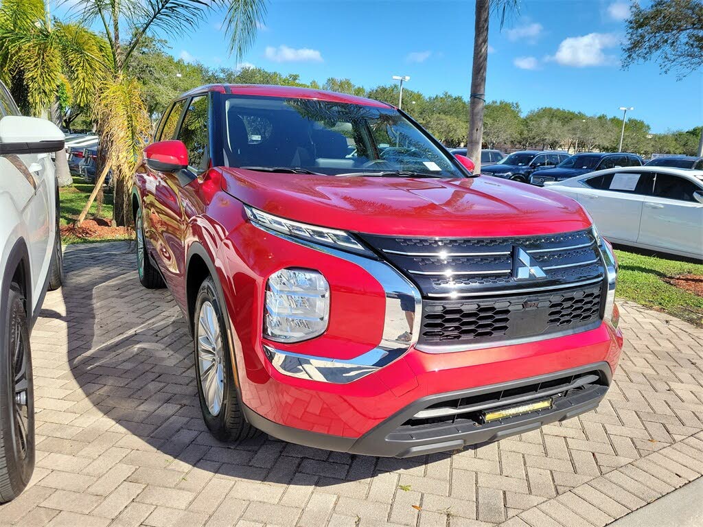 2024 Mitsubishi Outlander ES FWD