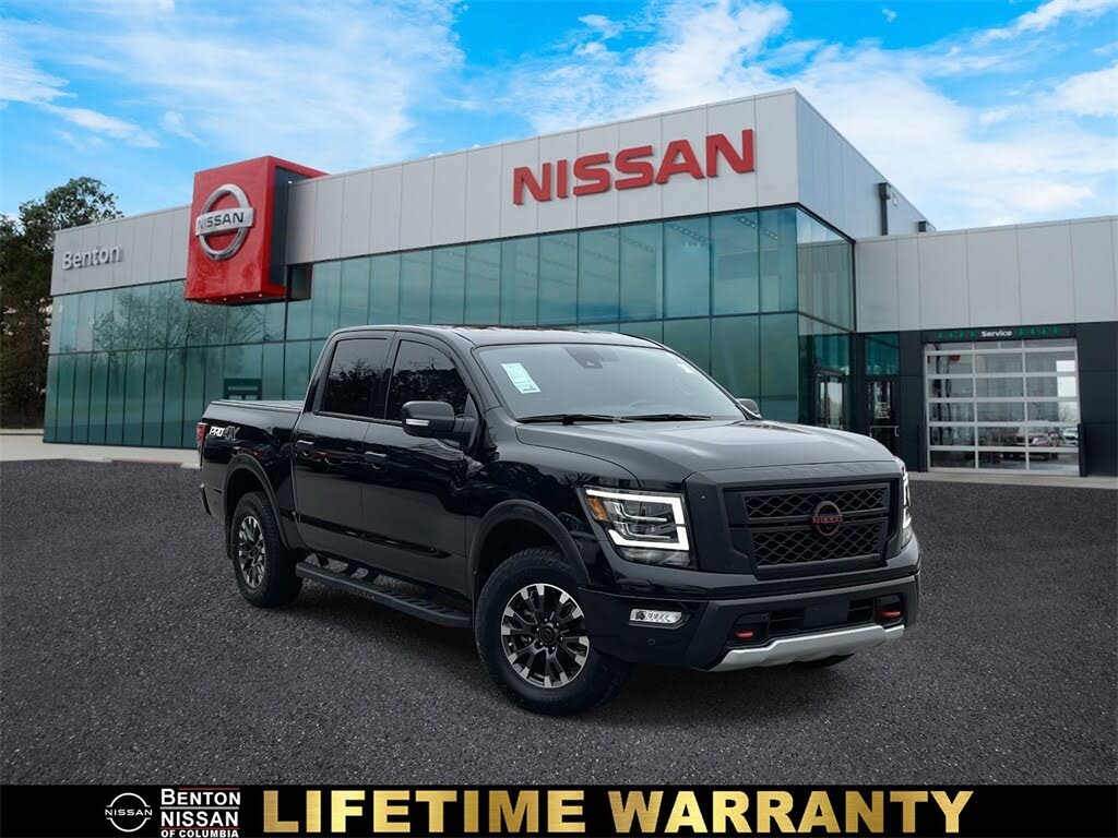 2023 Nissan Titan PRO-4X Crew Cab 4WD
