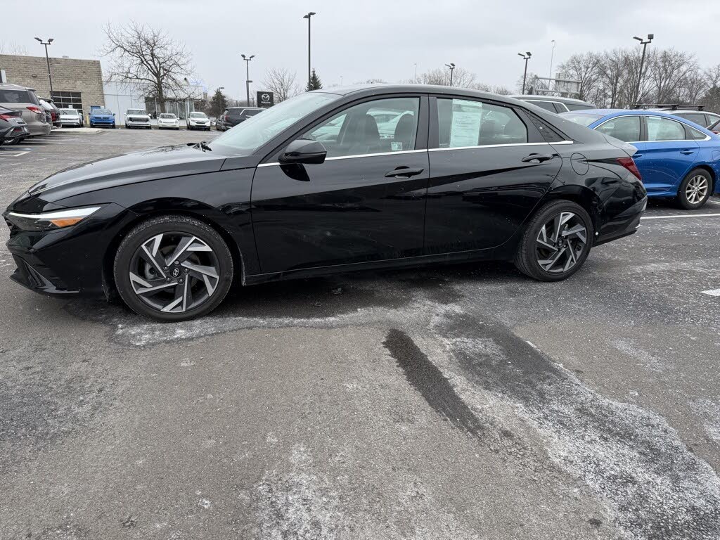 2025 Hyundai Elantra Limited FWD