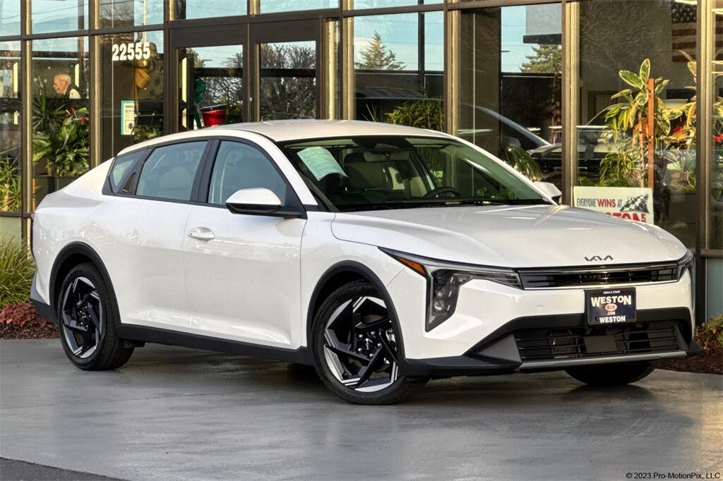 2025 Kia K4 EX FWD