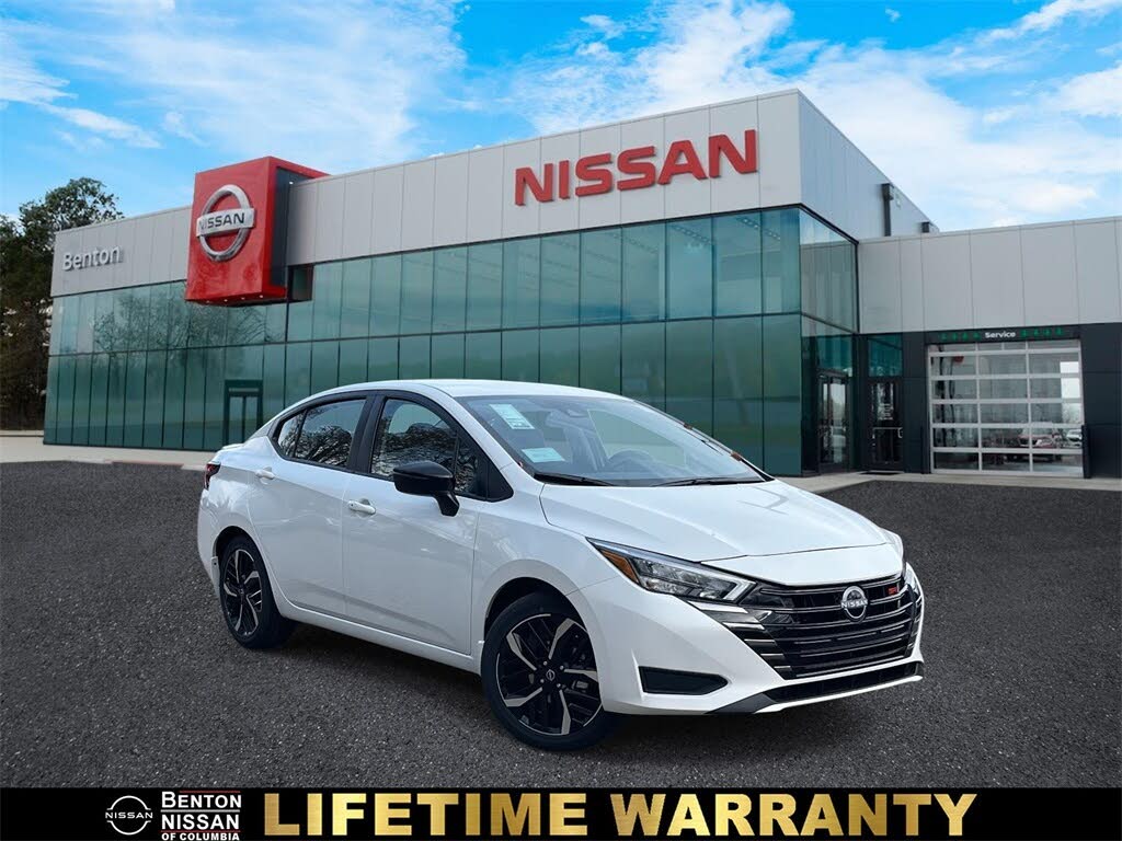 2025 Nissan Versa SR FWD