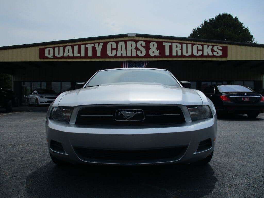 2012 Ford Mustang V6 Premium Coupe RWD
