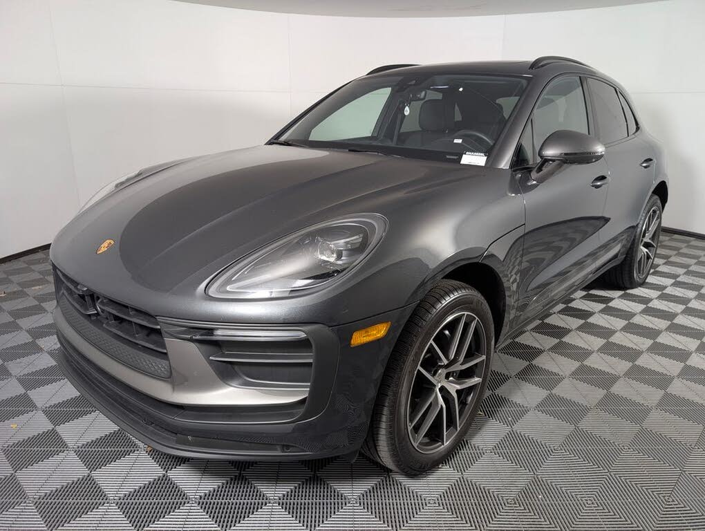 2025 Porsche Macan T AWD