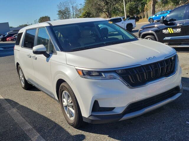 2024 Kia Carnival LX FWD