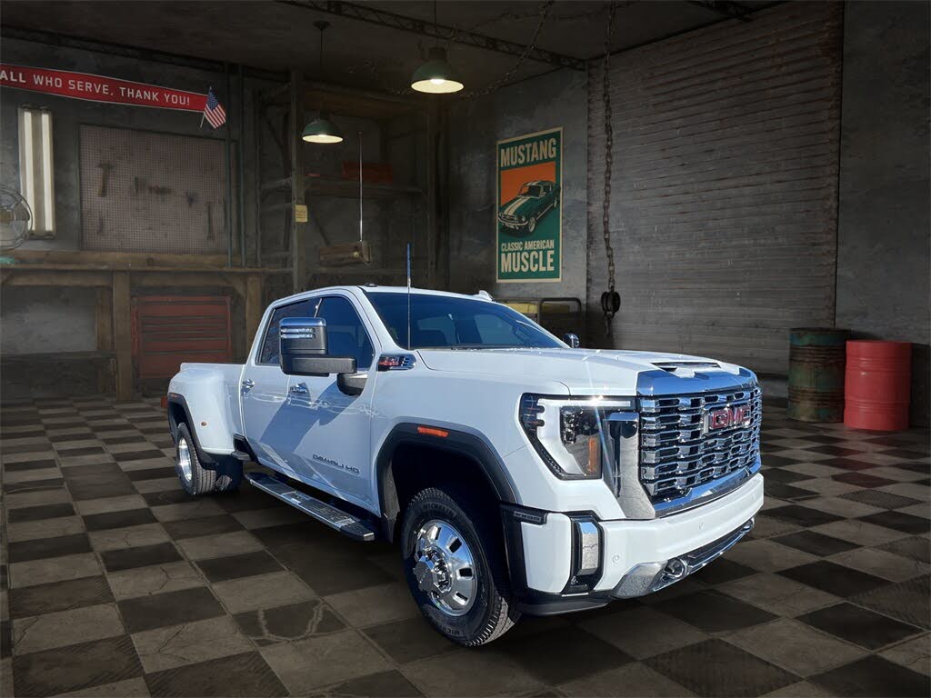 2026 GMC Sierra 3500HD Denali Crew Cab 4WD