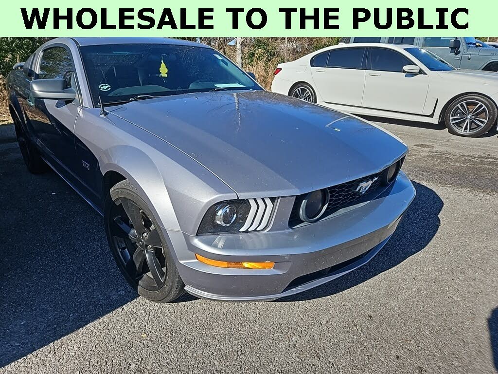 2006 Ford Mustang GT Deluxe Coupe RWD