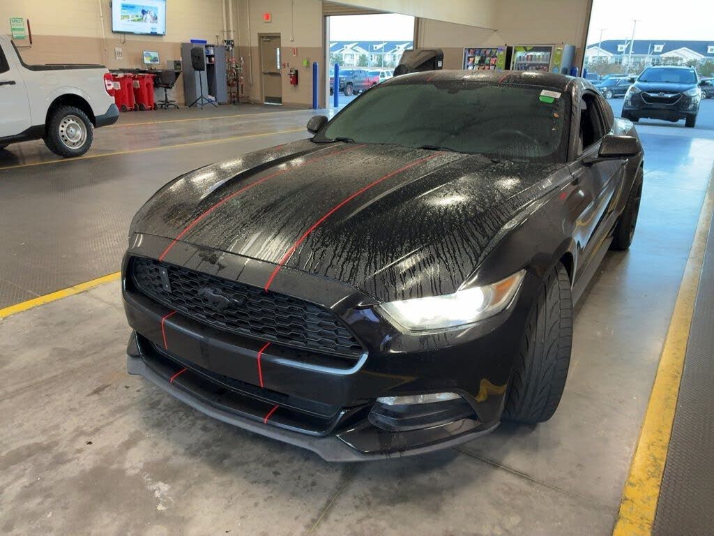 2017 Ford Mustang V6 Coupe RWD