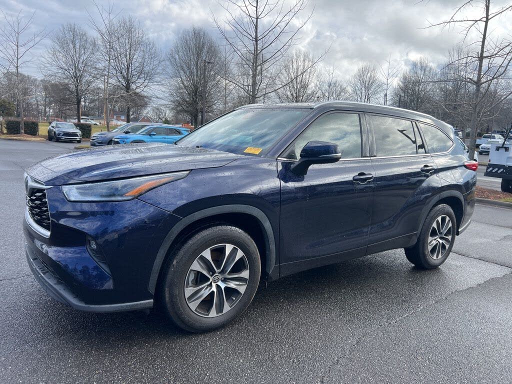 2021 Toyota Highlander XLE FWD