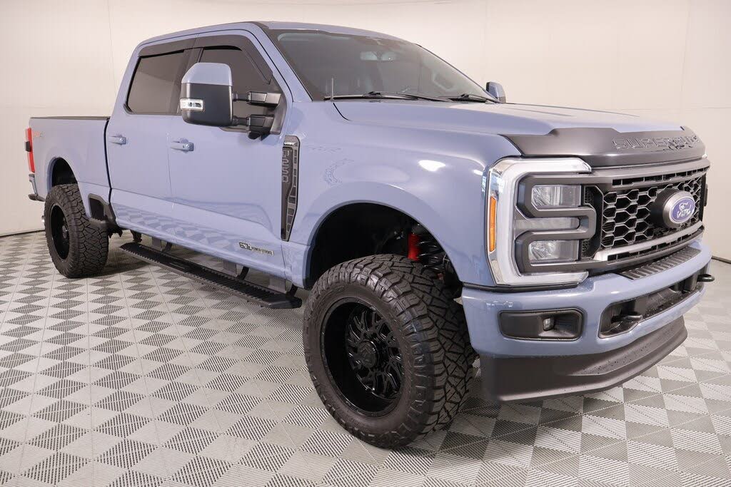 2023 Ford F-250 Super Duty Lariat Crew Cab 4WD
