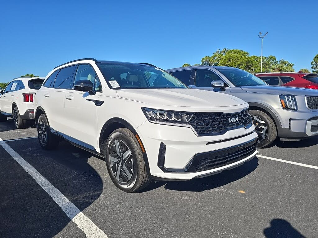 2023 Kia Sorento S FWD