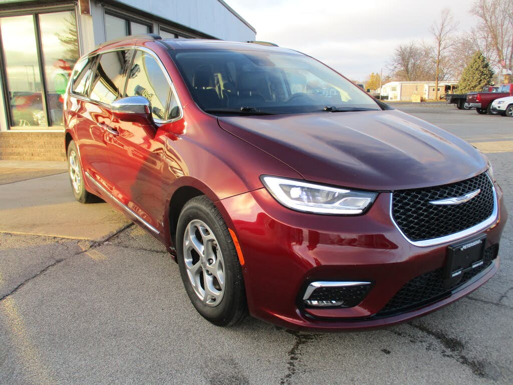 2022 Chrysler Pacifica Limited FWD