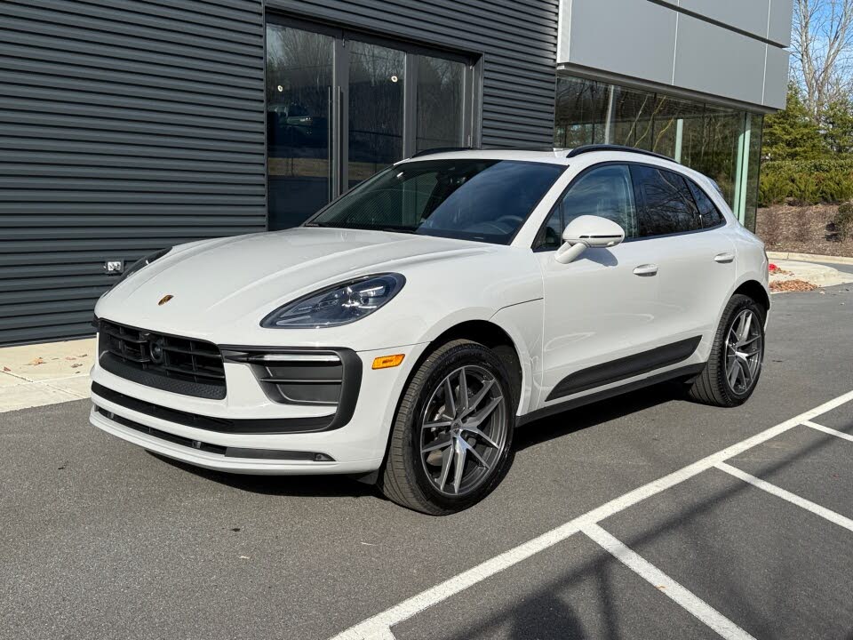 2025 Porsche Macan