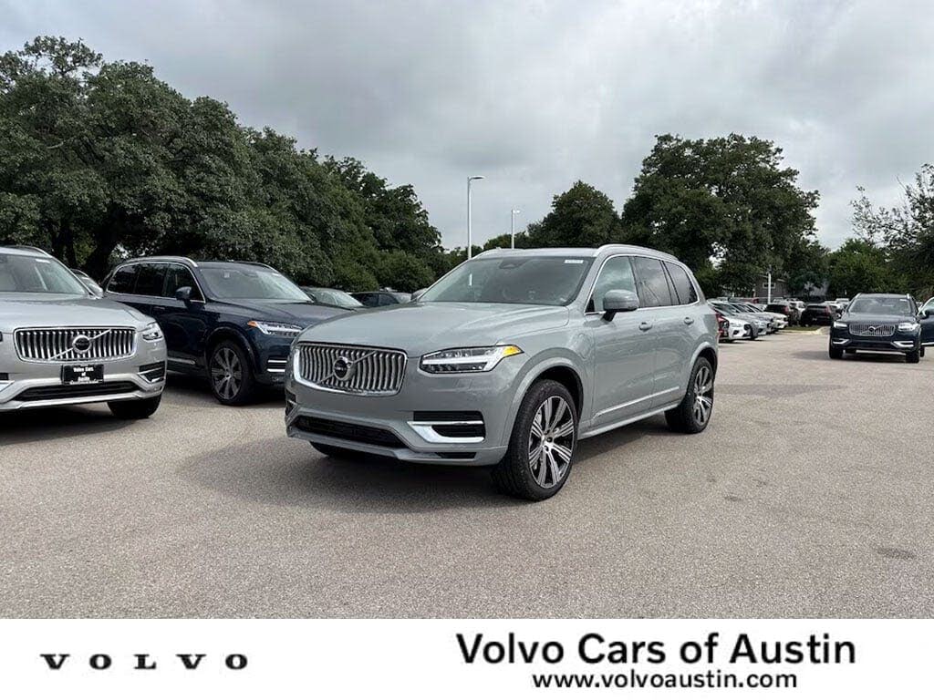 2025 Volvo XC90 T8 Core Bright Theme eAWD