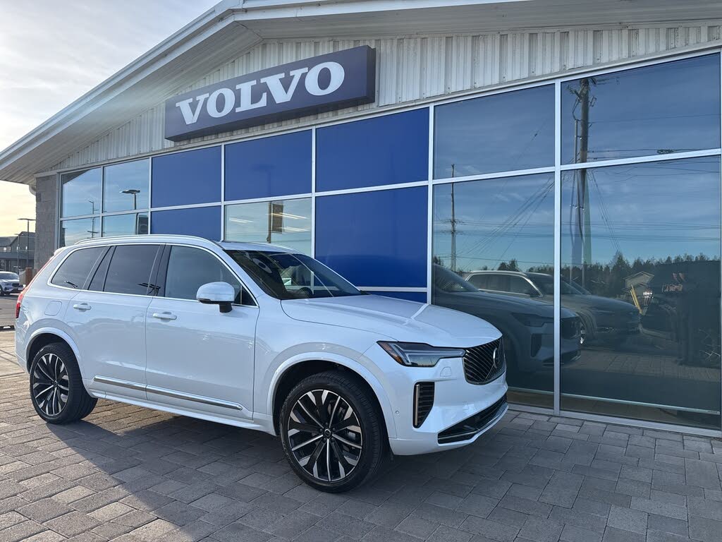 2025 Volvo XC90 B5 Plus Bright Theme 7-Passenger AWD